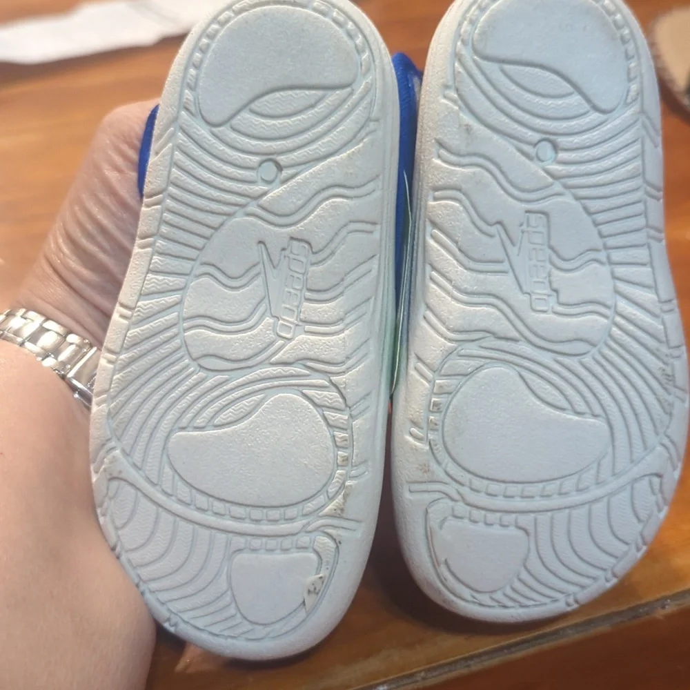 NWT‎ Speedo little boys water shoes size 5-6